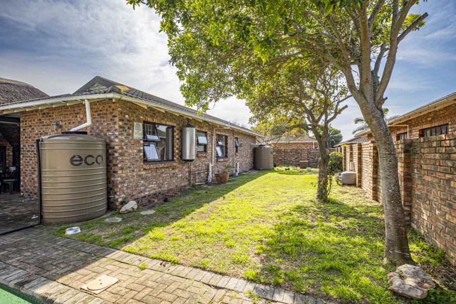 4 Bedroom Property for Sale in Summerstrand Eastern Cape